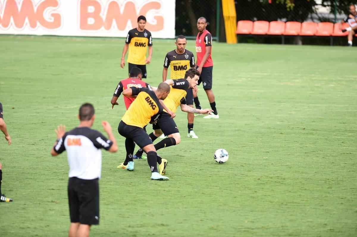 Levir Culpi ganhou opes para a deciso da Copa do Brasil desta quarta-feira, contra o Cruzeiro. Rver, Guilherme e Maicosuel reforam o Atltico no Mineiro, aps deixarem o departamento mdico.