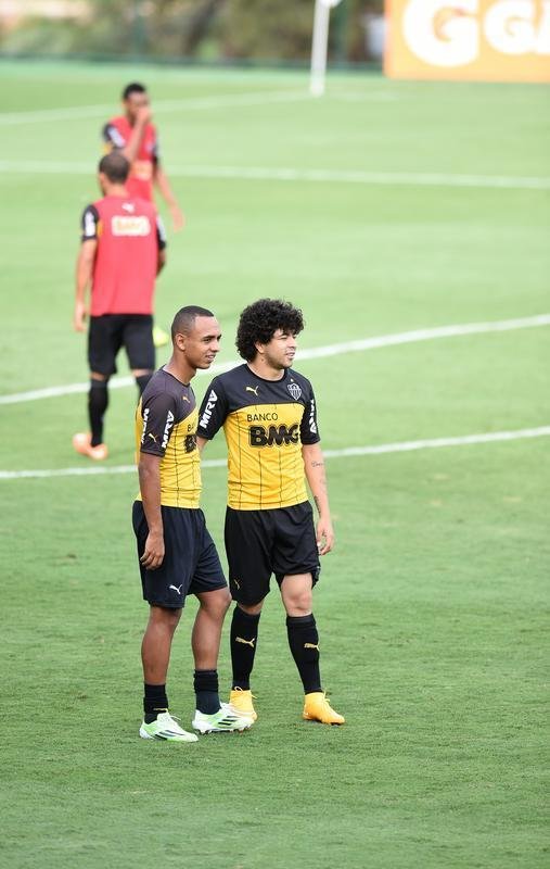 Levir Culpi ganhou opes para a deciso da Copa do Brasil desta quarta-feira, contra o Cruzeiro. Rver, Guilherme e Maicosuel reforam o Atltico no Mineiro, aps deixarem o departamento mdico.