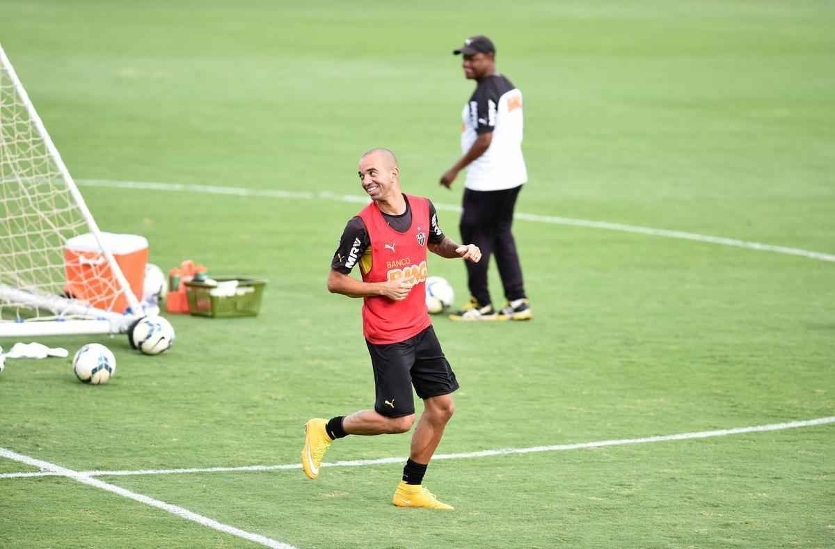 Levir Culpi ganhou opes para a deciso da Copa do Brasil desta quarta-feira, contra o Cruzeiro. Rver, Guilherme e Maicosuel reforam o Atltico no Mineiro, aps deixarem o departamento mdico.