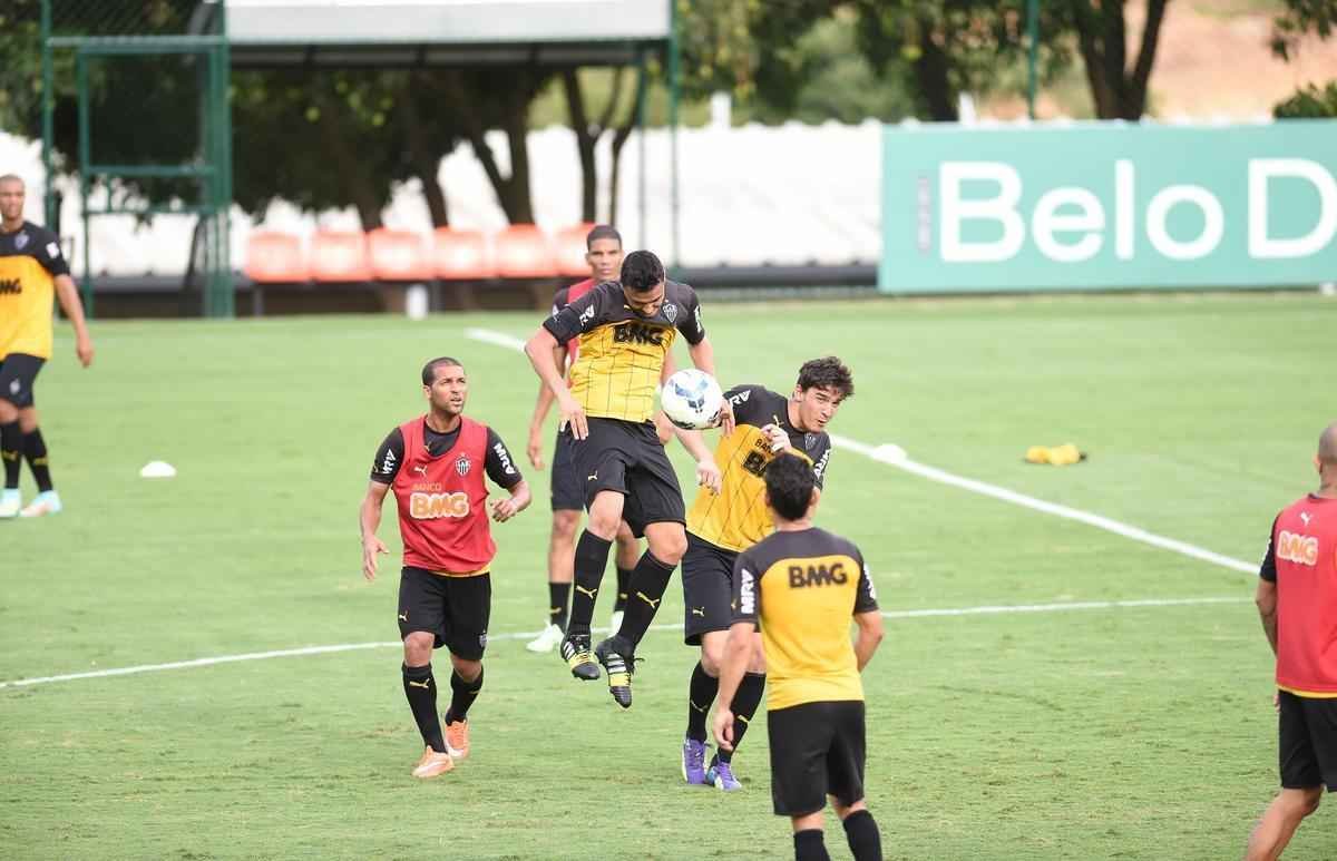 Levir Culpi ganhou opes para a deciso da Copa do Brasil desta quarta-feira, contra o Cruzeiro. Rver, Guilherme e Maicosuel reforam o Atltico no Mineiro, aps deixarem o departamento mdico.