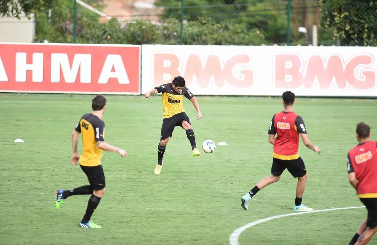 Levir Culpi ganhou opes para a deciso da Copa do Brasil desta quarta-feira, contra o Cruzeiro. Rver, Guilherme e Maicosuel reforam o Atltico no Mineiro, aps deixarem o departamento mdico.
