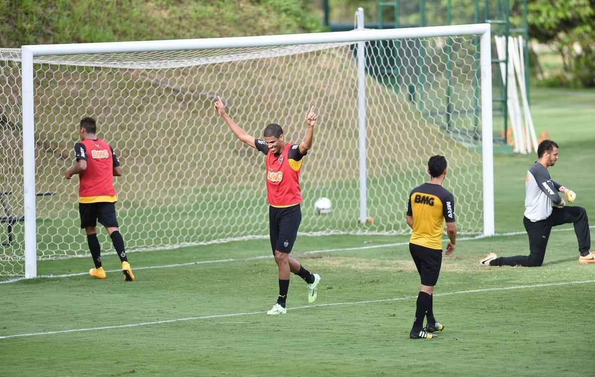 Levir Culpi ganhou opes para a deciso da Copa do Brasil desta quarta-feira, contra o Cruzeiro. Rver, Guilherme e Maicosuel reforam o Atltico no Mineiro, aps deixarem o departamento mdico.