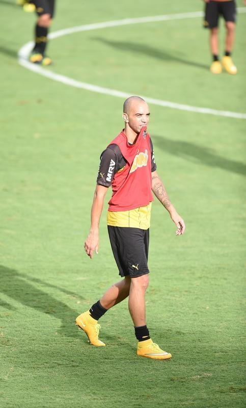 Levir Culpi ganhou opes para a deciso da Copa do Brasil desta quarta-feira, contra o Cruzeiro. Rver, Guilherme e Maicosuel reforam o Atltico no Mineiro, aps deixarem o departamento mdico.