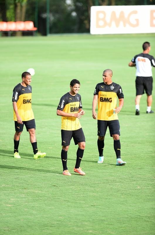 Levir Culpi ganhou opes para a deciso da Copa do Brasil desta quarta-feira, contra o Cruzeiro. Rver, Guilherme e Maicosuel reforam o Atltico no Mineiro, aps deixarem o departamento mdico.