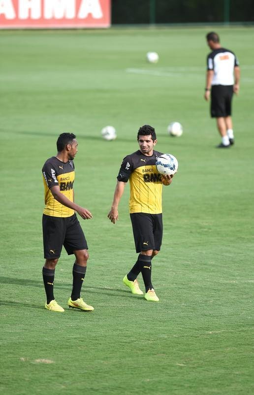 Levir Culpi ganhou opes para a deciso da Copa do Brasil desta quarta-feira, contra o Cruzeiro. Rver, Guilherme e Maicosuel reforam o Atltico no Mineiro, aps deixarem o departamento mdico.