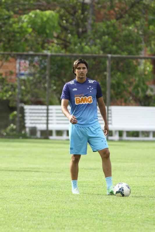 Marcelo Oliveira comandou treino tcnico e promoveu finalizaes na Toca da Raposa II