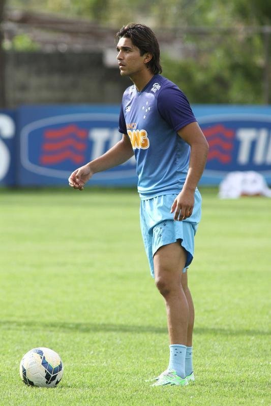Marcelo Oliveira comandou treino tcnico e promoveu finalizaes na Toca da Raposa II
