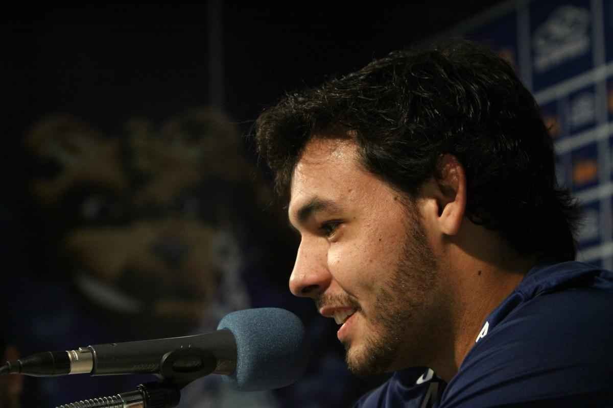 Marcelo Oliveira comandou treino tcnico e promoveu finalizaes na Toca da Raposa II