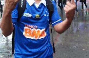 Torcedores de Cruzeiro e Atltico nas ruas de Belo Horizonte antes da deciso da Copa do Brasil -  Roberto Cesar