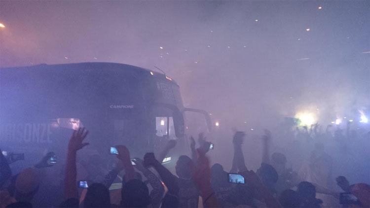 Imagens da chegada do Cruzeiro ao Mineiro