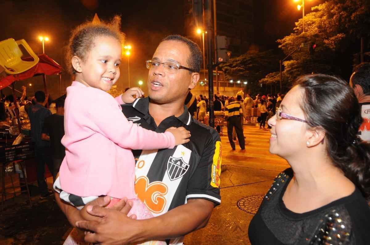 Atleticanos invadem Praa Sete, no Centro de Belo Horizonte, e comemoram ttulo indito da Copa do Brasil