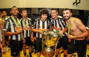 Jogadores do Atltico comemoram ttulo no vestirio do Mineiro