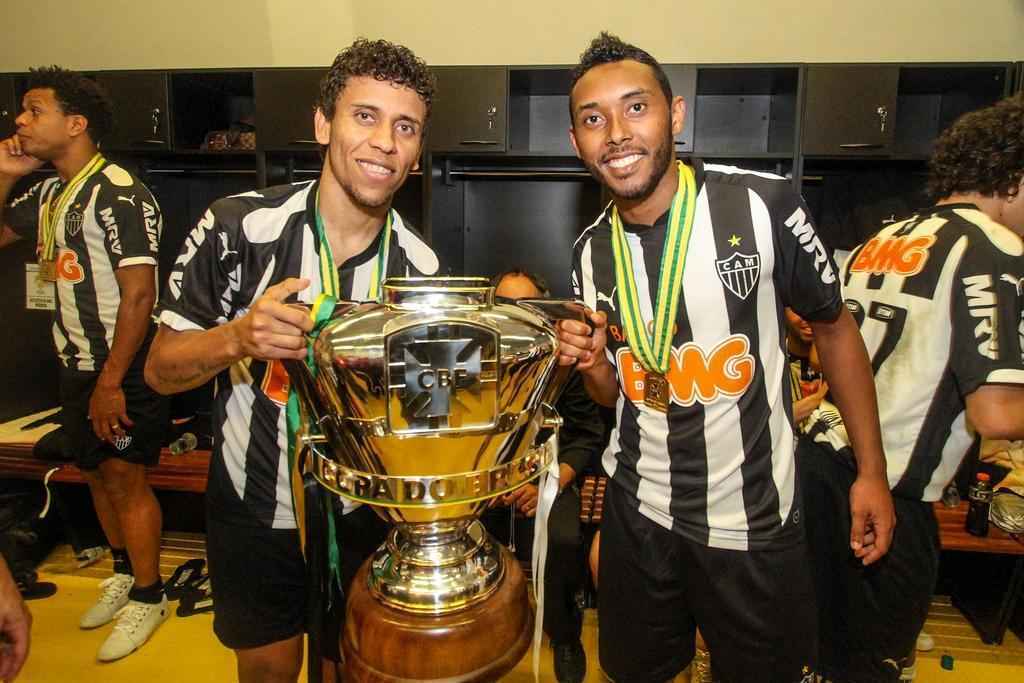 Jogadores do Atltico comemoram ttulo no vestirio do Mineiro