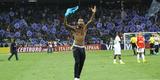 Torcedores do Cruzeiro aplaudiram e gritaram tetra, mesmo depois da derrota para o Atltico na final da Copa do Brasil