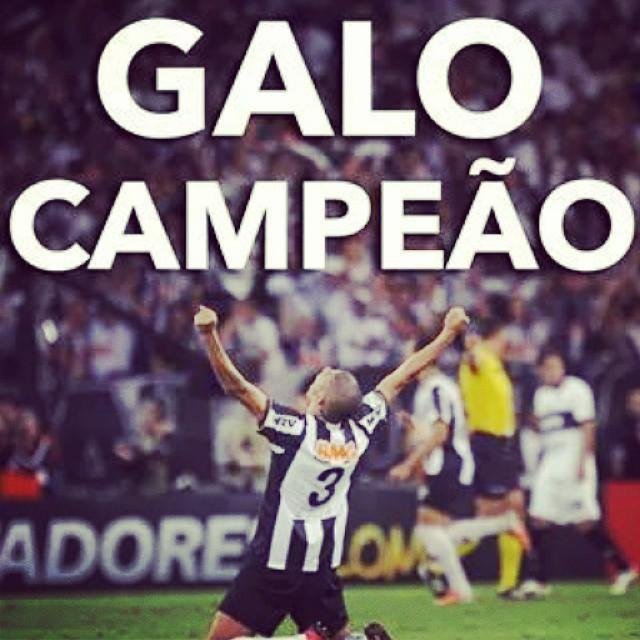 Jogadores comemoram ttulo nas redes sociais - Lo Silva usou montagem para comemorar novo ttulo pelo Galo