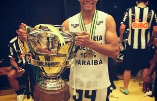 Jogadores comemoram ttulo nas redes sociais - Douglas Santos vibra com primeiro ttulo no Galo