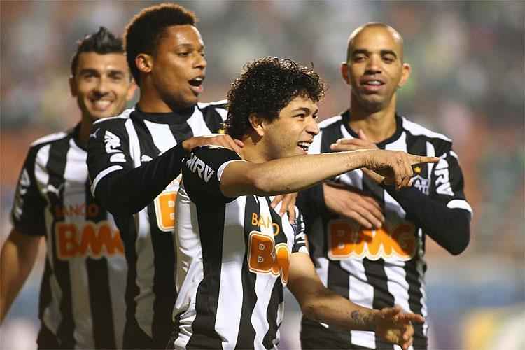 Luan entrou no segundo tempo e confirmou a fama de talism, ao marcar o gol da vitria sobre o Palmeiras, fora de casa, pela primeira partida das oitavas de final