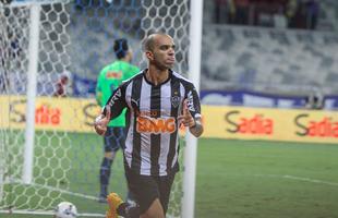 No Mineiro com maioria cruzeirense, Diego Tardelli virou protagonista e calou os rivais. O camisa 9 marcou aos 47 minutos do primeiro o gol do primeiro ttulo atleticano na Copa do Brasil