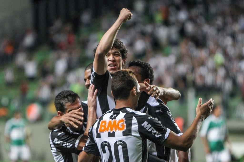Titular na segunda partida, Luan marcou o gol que selou a classificao do Atltico para as quartas de final, contra o Corinthians