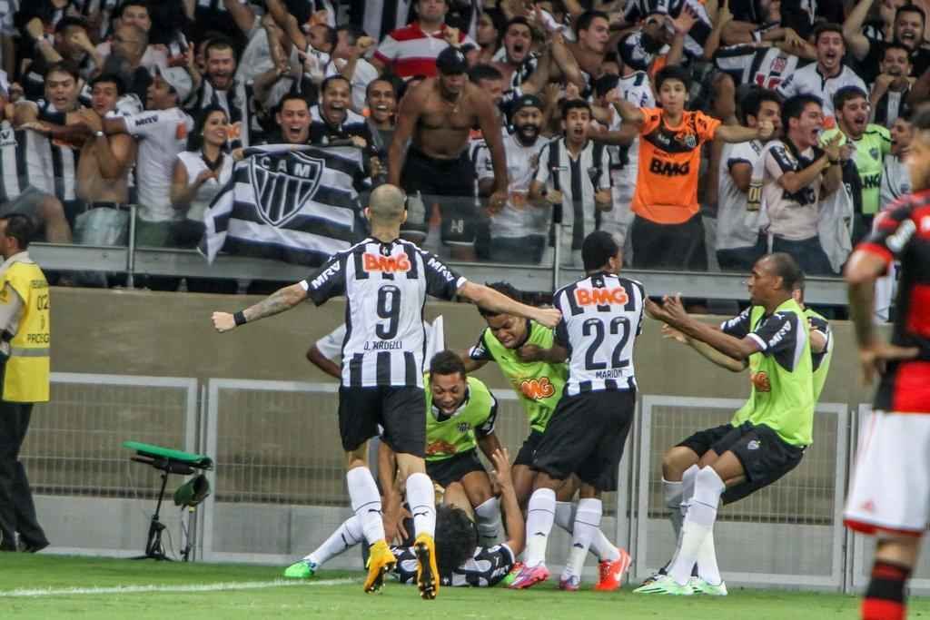 Depois de sair perdendo por 1 a 0 no Mineiro, o Atltico precisava de quatro gols novamente. A histria contra o Corinthians se repetiu. Carlos, Maicosuel, Dtolo e Luan (foto) marcaram os tentos de mais uma pica classificao