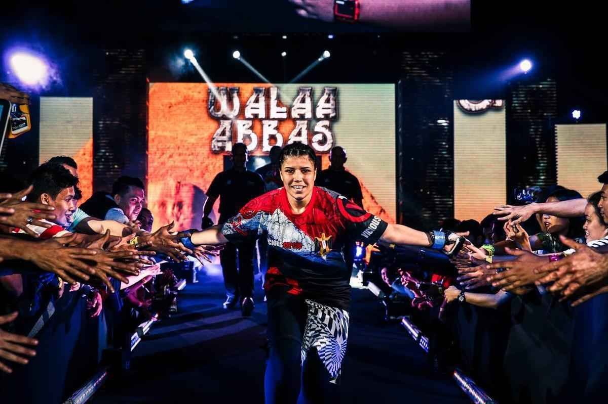 Imagens do ONE FC 23, nas Filipinas - Ana Julaton venceu Walaa Abas Mohamed Kamaly por deciso unnime