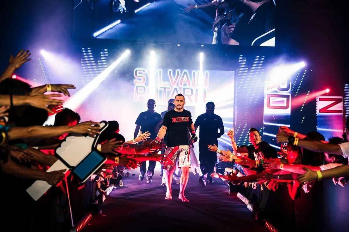 Imagens do ONE FC 23, nas Filipinas - Jake Butler venceu Sylvain Potard por deciso unnime 