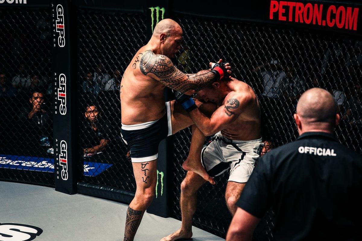 Imagens do ONE FC 23, nas Filipinas - Brandon Vera venceu Igor Subora por nocaute tcnico com 3m54s do primeiro round