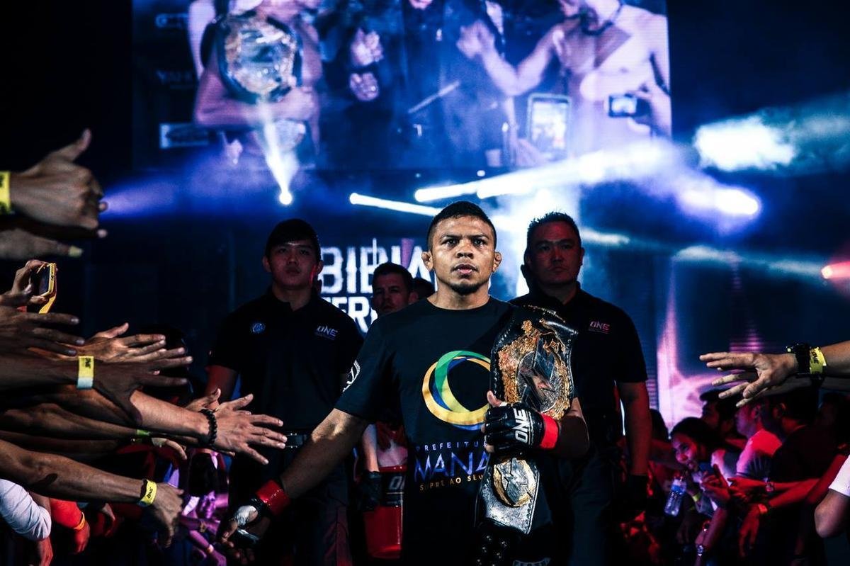 Imagens do ONE FC 23, nas Filipinas - Bibiano Fernandes venceu Dae Hwan Kim por finalizao com 1m16s do segundo round