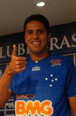 O volante Willian Magrão foi contratado pelo Cruzeiro na temporada 2012