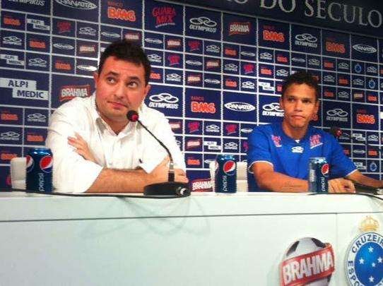 O atacante Fabinho defendia o Guarani antes de chegar à Toca da Raposa em 2012