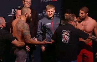 Imagens da pesagem do UFC 181, em Las Vegas - Travis Browne ameaou dar um tapa em Brendan Schaub e lutadores foram separados