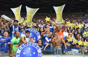 Mais de 46 mil torcedores festejaram a vitória do Cruzeiro sobre o Fluminense, no Mineirão, por 2 a 1. Clube celeste ergueu o troféu de campeão brasileiro de 2014.