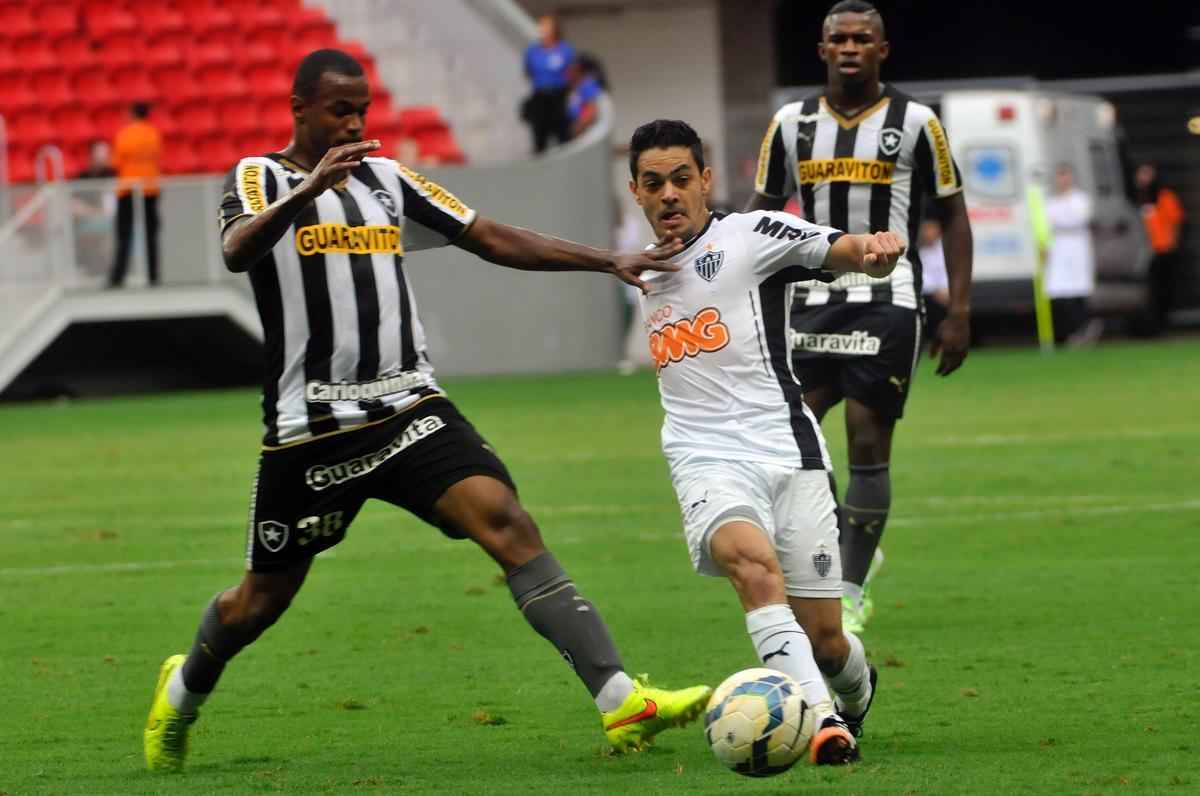 Equipes empataram sem gols em jogo disputado no estdio Man Garrincha, em Braslia