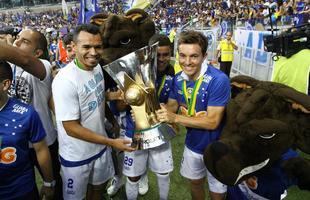 No jogo da taça, Cruzeiro vence Fluminense no Mineirão e comemora tetracampeonato brasileiro 