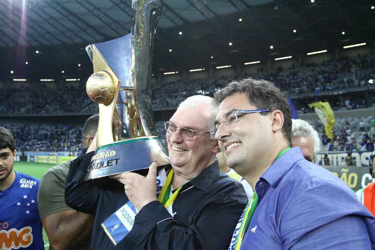 No jogo da taa, Cruzeiro vence Fluminense no Mineiro e comemora tetracampeonato brasileiro 