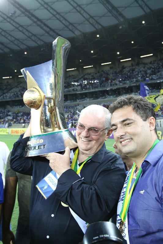 No jogo da taa, Cruzeiro vence Fluminense no Mineiro e comemora tetracampeonato brasileiro 