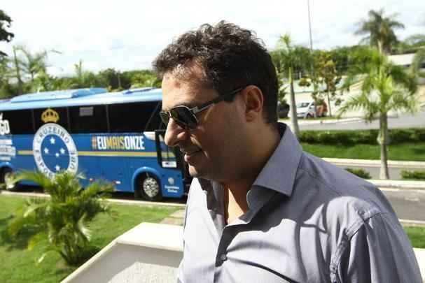 Emocionado na entrevista coletiva, Mattos anunciou sada do Cruzeiro; Palmeiras deve ser destino