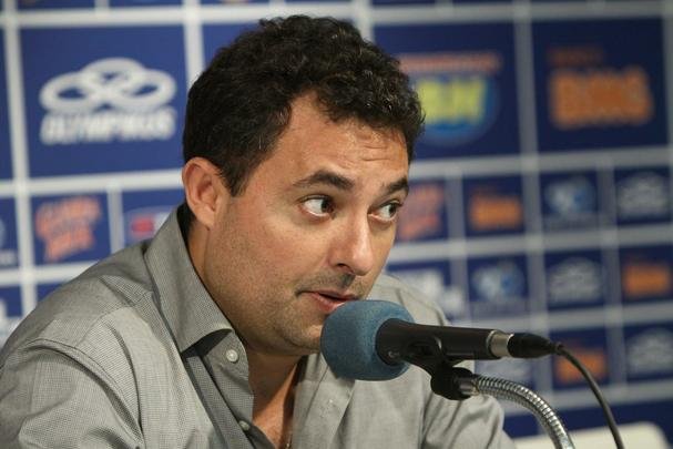 Emocionado na entrevista coletiva, Mattos anunciou sada do Cruzeiro; Palmeiras deve ser destino