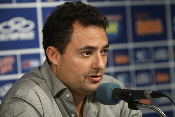 Emocionado na entrevista coletiva, Mattos anunciou sada do Cruzeiro; Palmeiras deve ser destino