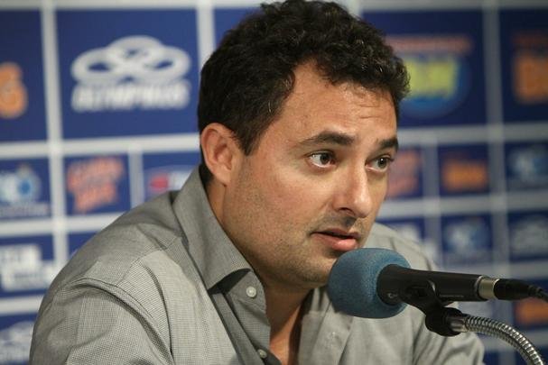 Emocionado na entrevista coletiva, Mattos anunciou sada do Cruzeiro; Palmeiras deve ser destino