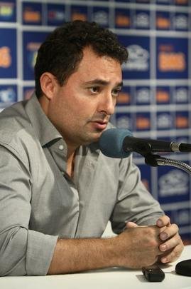 Emocionado na entrevista coletiva, Mattos anunciou sada do Cruzeiro; Palmeiras deve ser destino