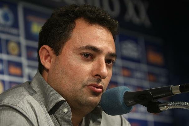 Emocionado na entrevista coletiva, Mattos anunciou sada do Cruzeiro; Palmeiras deve ser destino