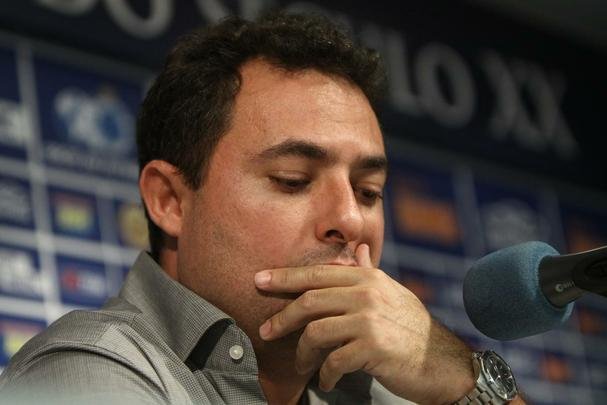 Emocionado na entrevista coletiva, Mattos anunciou sada do Cruzeiro; Palmeiras deve ser destino