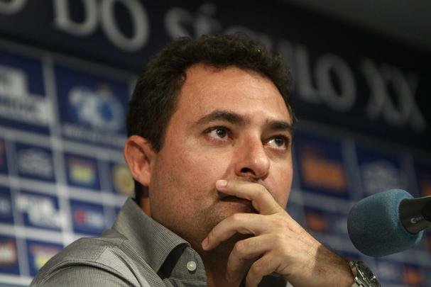 Emocionado na entrevista coletiva, Mattos anunciou sada do Cruzeiro; Palmeiras deve ser destino