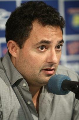 Emocionado em entrevista de despedida, Mattos anunciou sada e disse que busca novos desafios