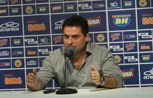 Emocionado na entrevista coletiva, Mattos anunciou sada do Cruzeiro; Palmeiras deve ser destino