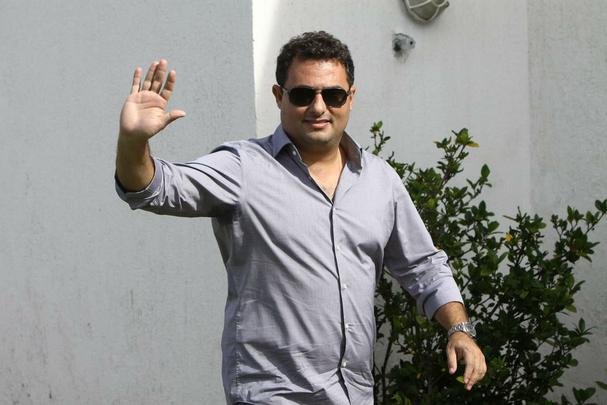 Emocionado em entrevista de despedida, Mattos anunciou sada e disse que busca novos desafios