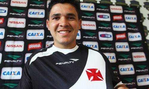 Diego Renan estava no Vasco e  mais um que tem o emprstimo encerrado. Para a sua posio, o Cruzeiro conta com Egdio. O paraguaio Samudio deixou a Toca da Raposa. 