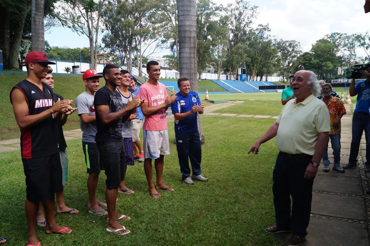 Na Toca da Raposa I, Cruzeiro inaugurou sala com o nome de Tosto. Espao ser onde trabalhar o coordenador das categorias de base do clube, Raul Plassmann