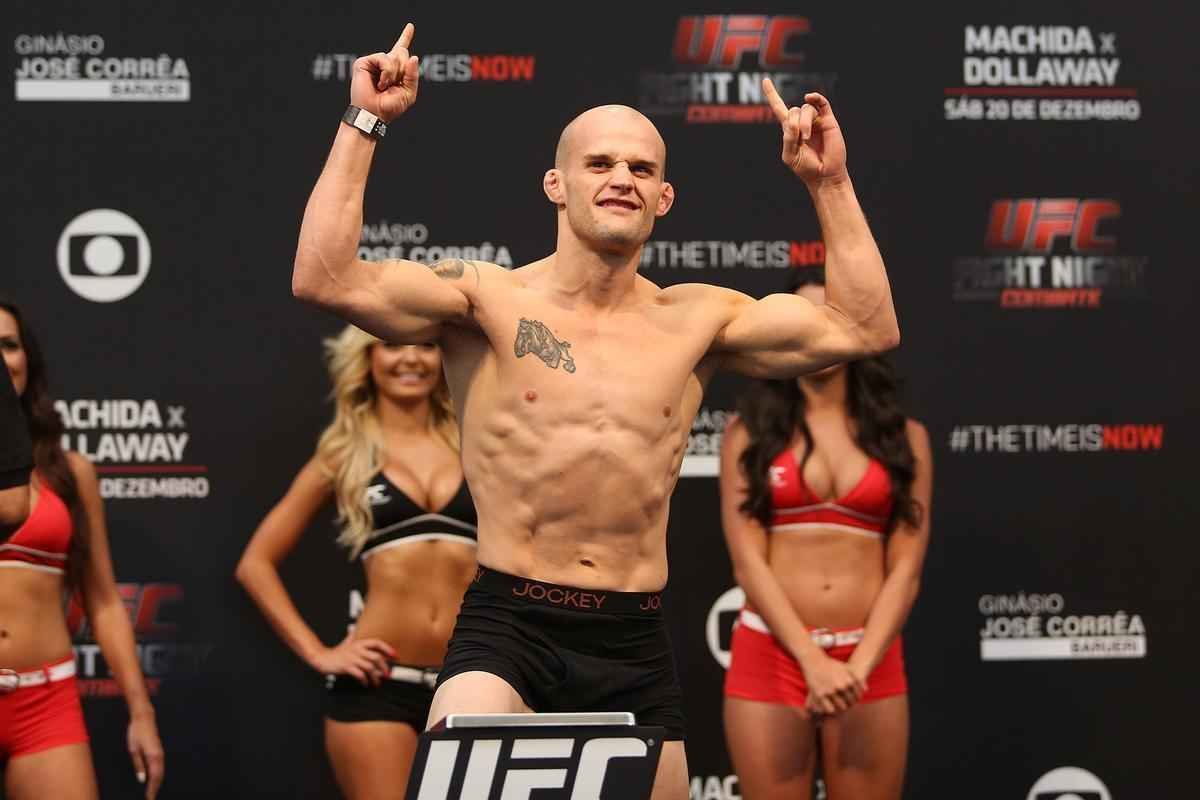 Imagens da pesagem do UFC Fight Night 58, em Barueri - Mitch Gagnon